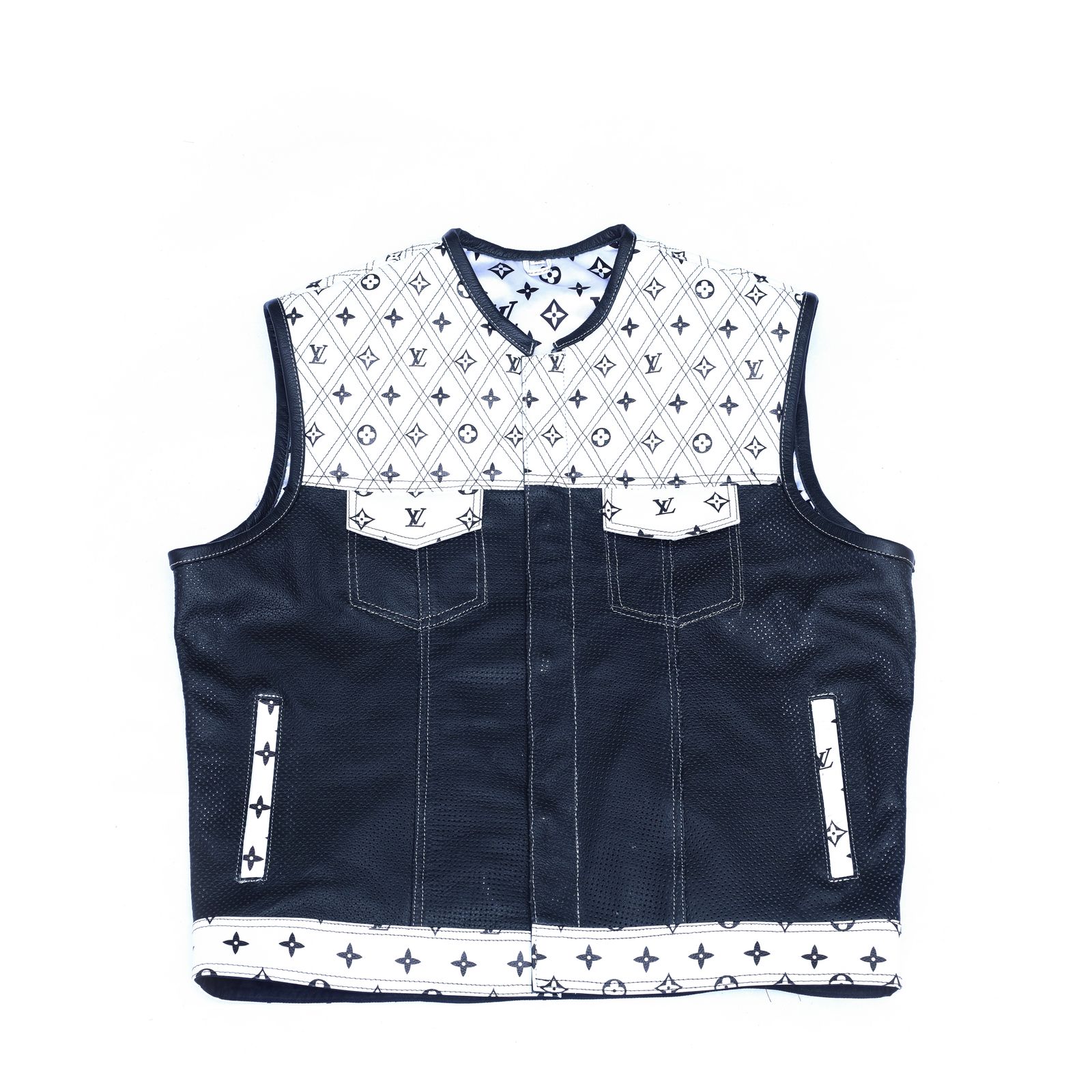 Lo*uis Vuit**n
 White Leather Diamond Stitching with Black Perforated Leather - LEATHER CHAPTER