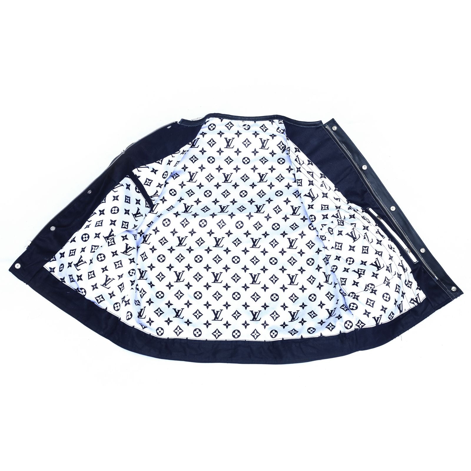 Lo*uis Vuit**n
 White Leather Diamond Stitching with Black Perforated Leather - LEATHER CHAPTER